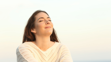 Pausa Estratégica: 2 Minutos de Autocuidado para Reduzir Ansiedade Diária em 2026